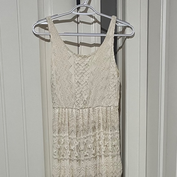 Women’s Dress - Picture 3 of 6